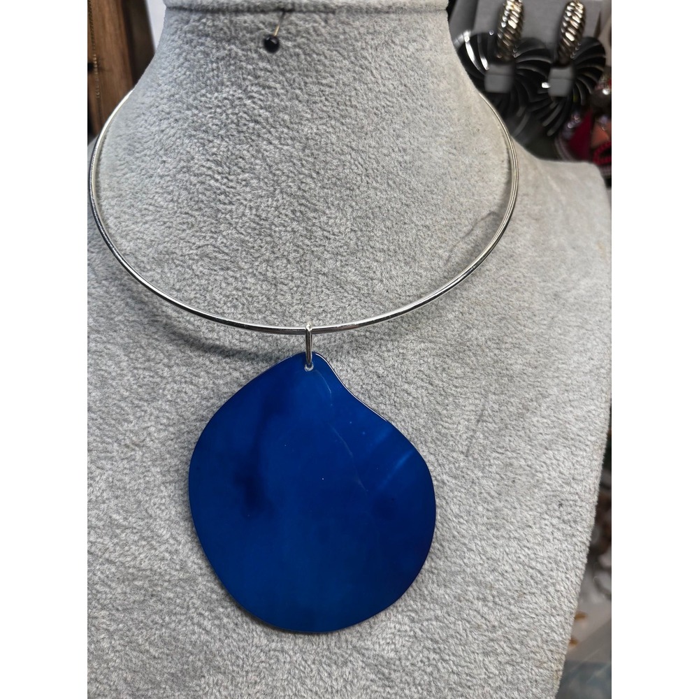 #7.  Vintage Silver-Tone Choker Wire Collar Necklace Cobalt Blue Disc Pendant